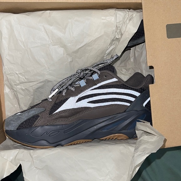 Yeezy Other - Yeezy Boost v2 Geode